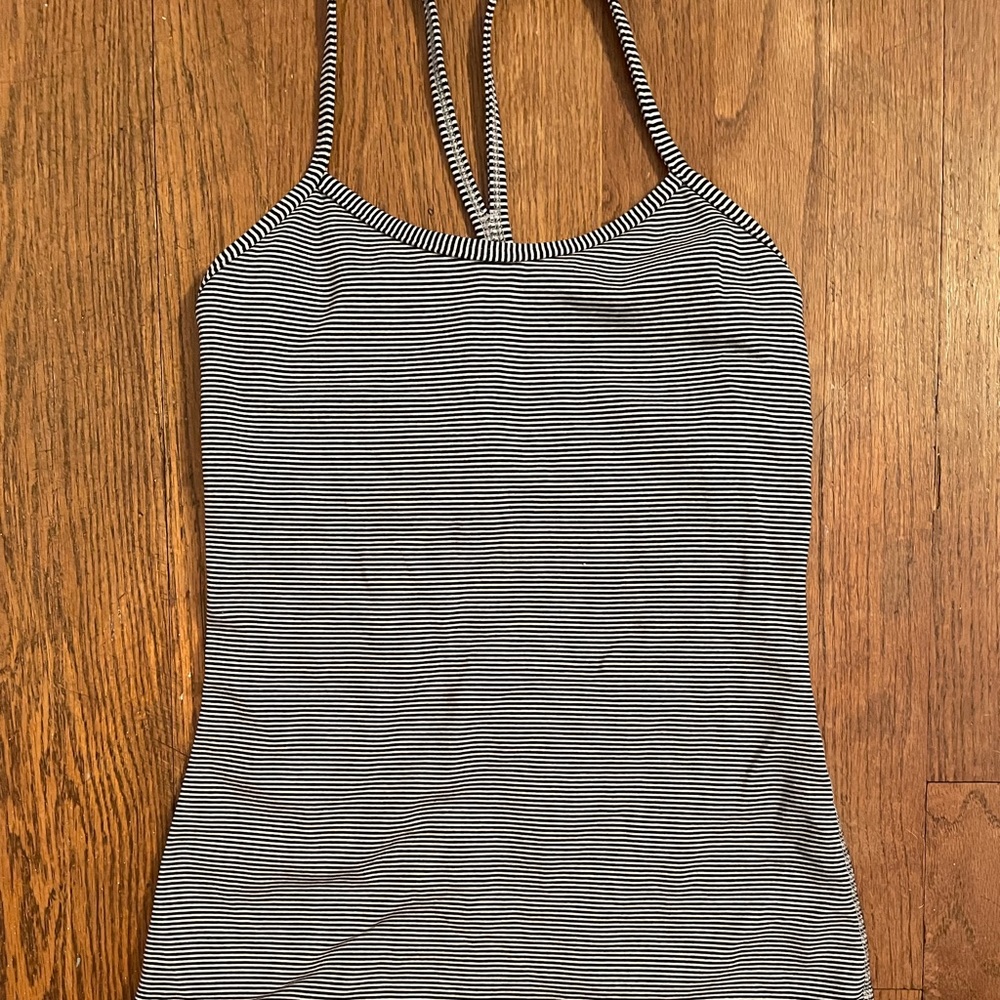 Lululemon Y tank